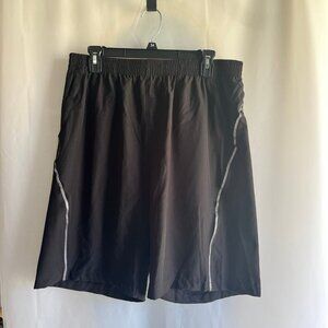 Men’s black shorts XL